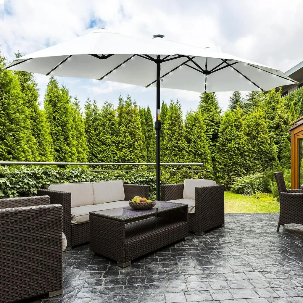 Sonnenschirm mit LED - Weiß - 4,5 Meter Fläche