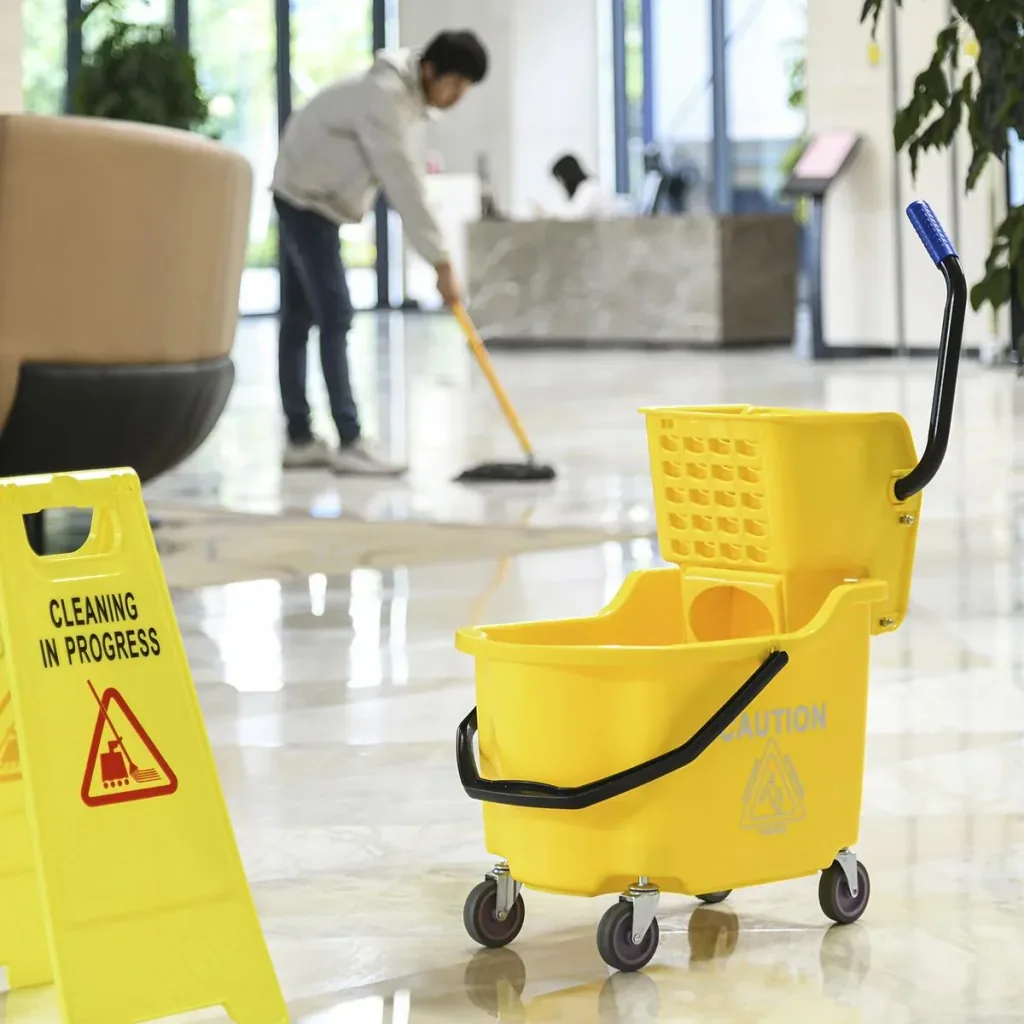 Putzwagen Putzeimer mit großer Kapazität tragbarer Fahreimer mit Roll Wasserschild Henkel Abwasserauslass-Design Seitend
