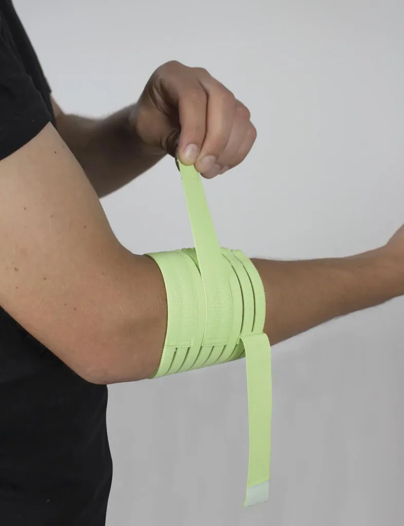 Ellenbogenbandage aus recyceltem Kunststoff