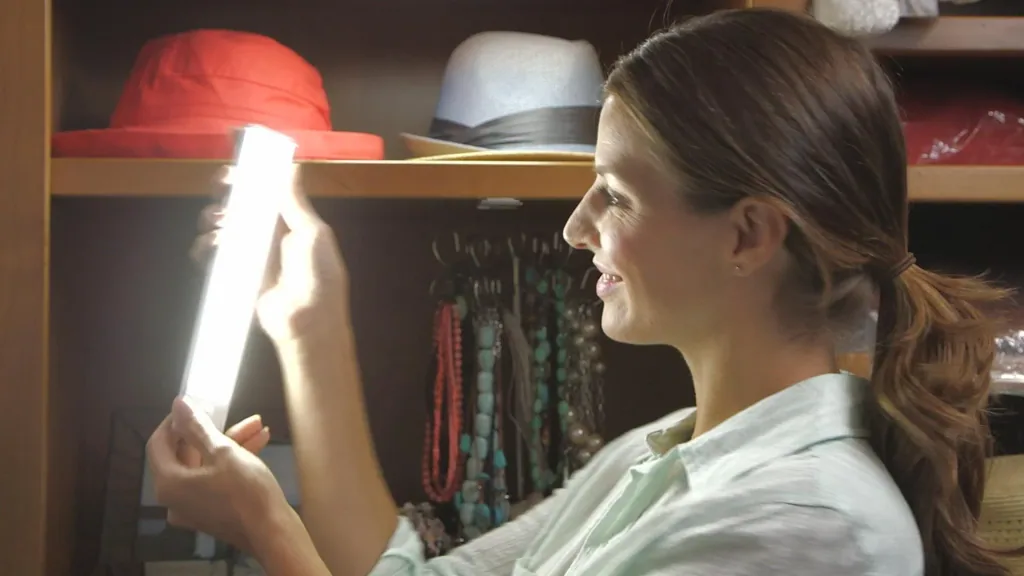 HandyLUX Slim Bright - Magnetische Power-Leiste mit Bewegungsmelder