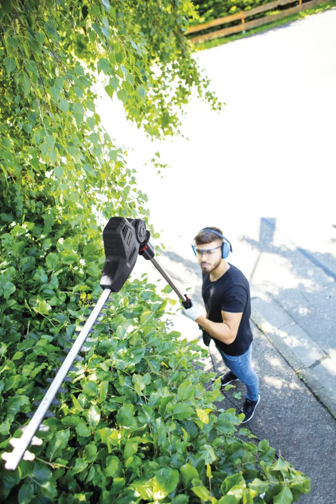 2 in 1 Elektro-Heckenschere, mit Teleskopverlängerung, 710 Watt, "TPX710 ProCut"