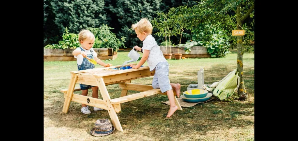Spiel- und Picknicktisch Surfside, Outdoor-Spieltisch für Kinder aus Holz, Sand-, Wasser- und Picknicktisch, natur