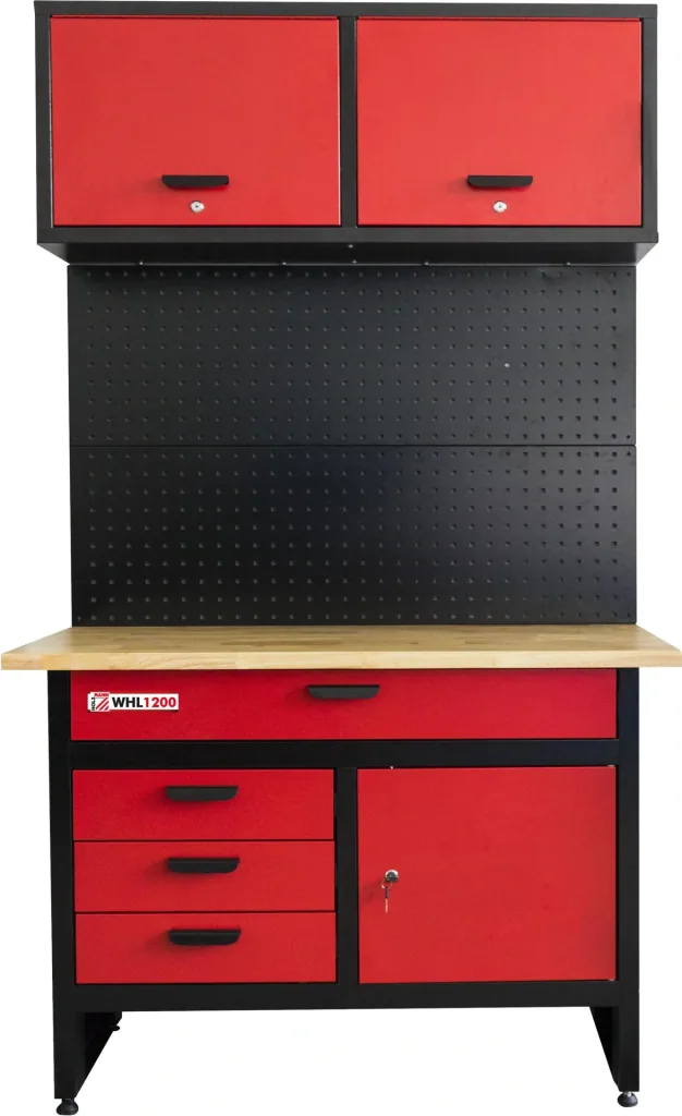 Werkbank mit Hängeschrank und Lochwand