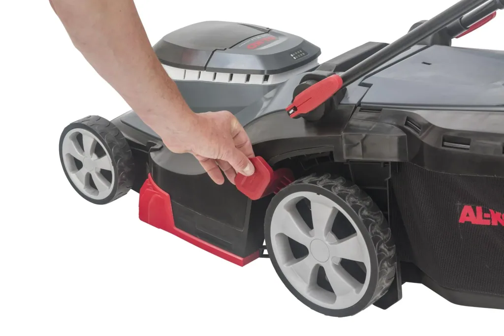BOSCH HOME AND GARDEN COMPATIBLE Akku-Rasenmäher 38.2 Li Comfort - Inkl. Mulchkeil