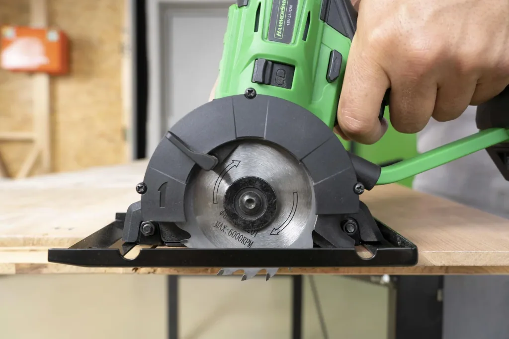 MultiTool-Kreissägenaufsatz