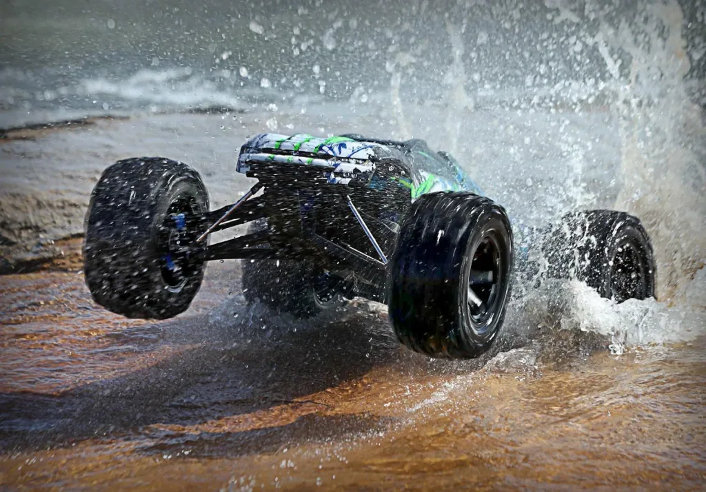 E-Revo BL 2.0 4x4 VXL grün RTR ohne Akku/Lader 1/8 4WD Racing Truck Brushless