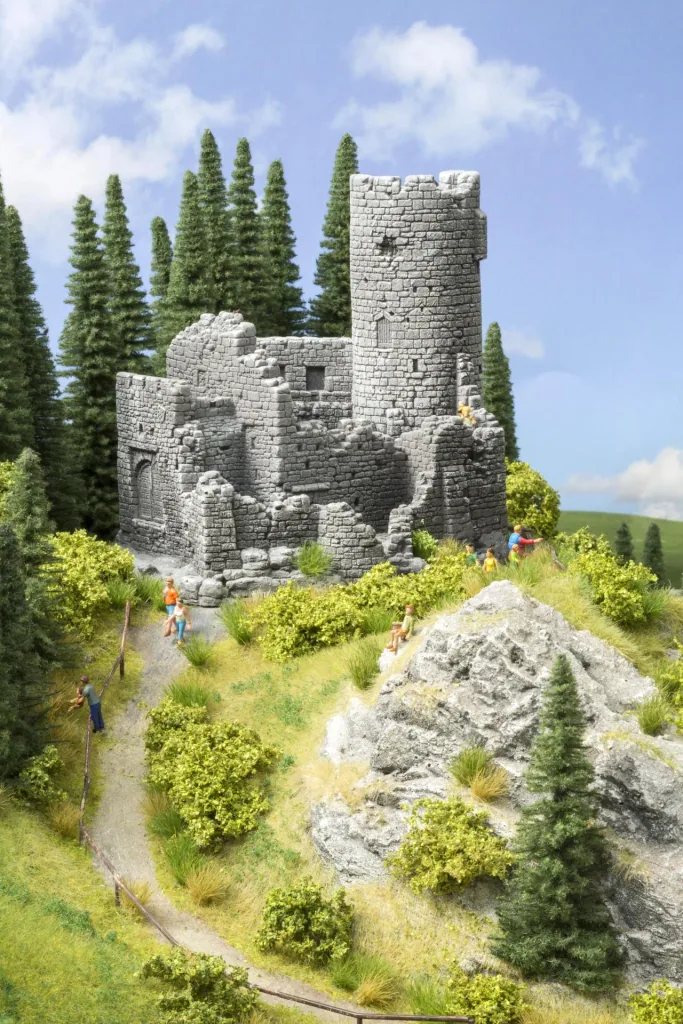 Burgruine, 20 x 16,3 cm, 16,5 cm hoch