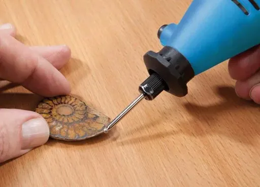 Elektrisches Mini Bohr-u. Fräswerkzeug mit 40-teiligem Zubehör im Koffer