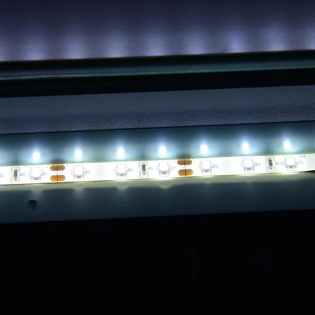 LED Badspiegel Badezimmerspiegel Wandspiegel Touchschalter Vergrößung Alurahmen Silber 80 x 3 x 60 cm