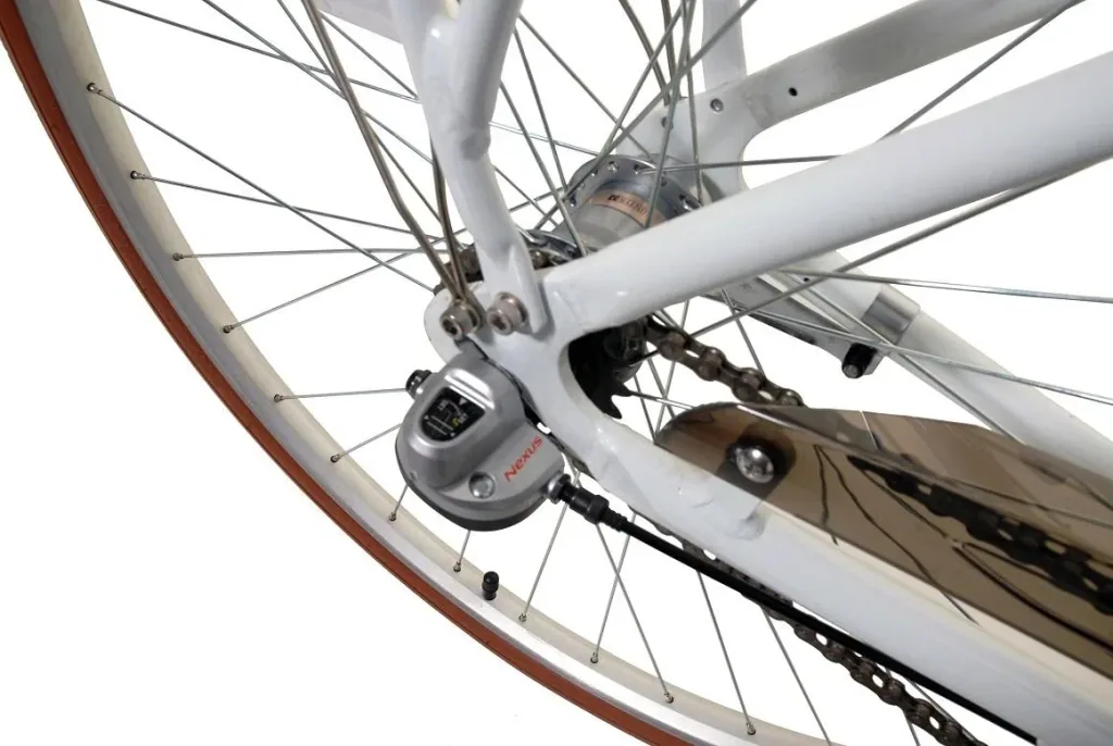 Damen E-Bike, 28 Zoll, Rahmenhöhe 50 cm, 3-Gang Nabenschaltung, weiß, City Bike "ComfortLine"