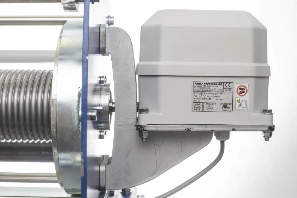 Elektro-Seilwinde PFW-C 250 einsatzfertig, max. 250 kg (1. Lage), 400V, 50 m Seil, IP55, Hubwinde für Materialtransport