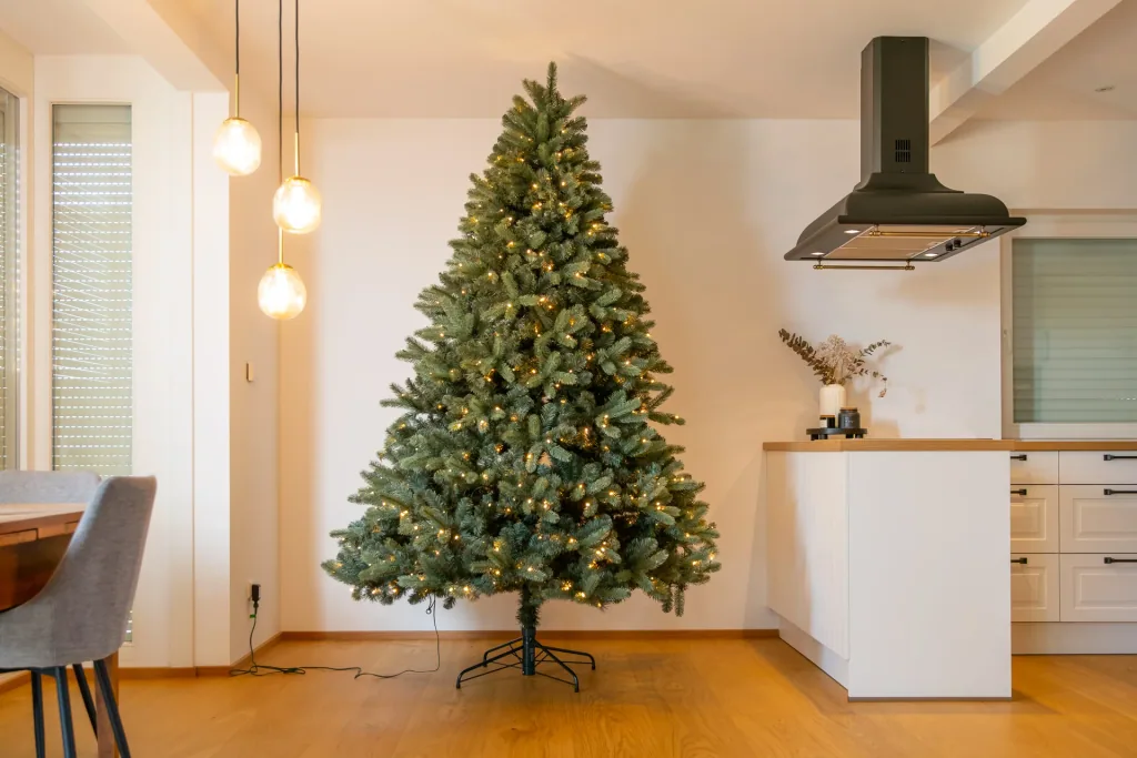 Evergreen Künstlicher Weihnachtsbaum Vermont Fichte 210 cm | Inkl. LEDs