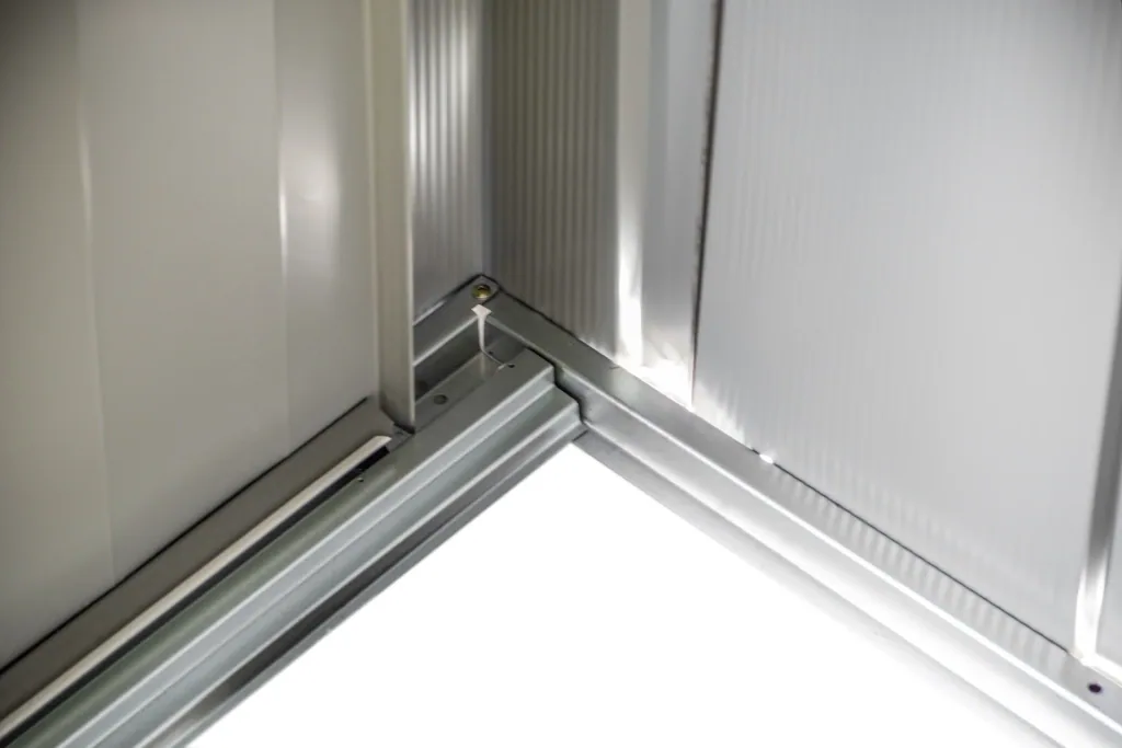 Metallgerätehaus 5x4