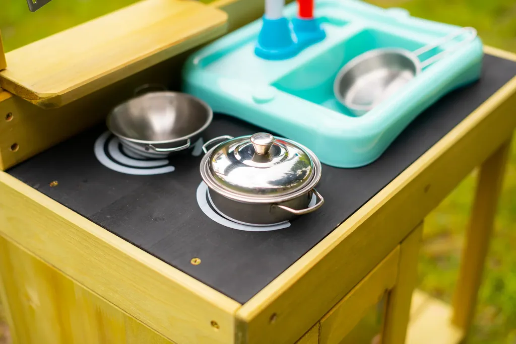 TP Toys Holz Kinderspielküche mit Waschbecken