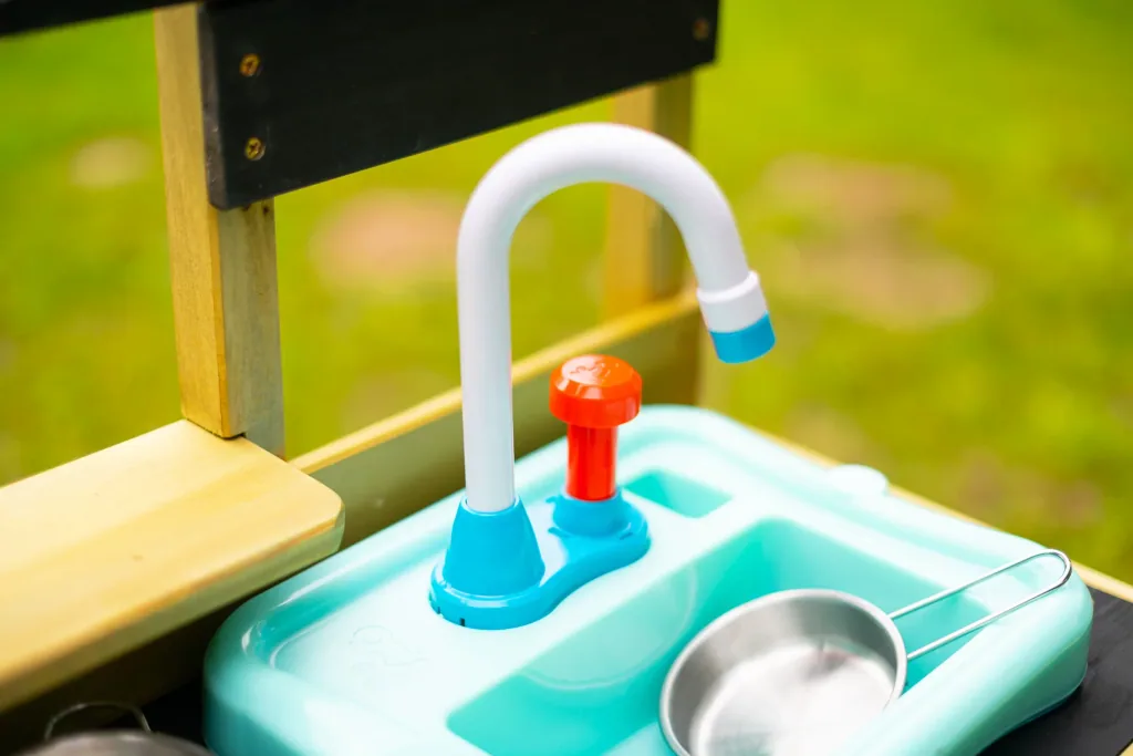 TP Toys Holz Kinderspielküche mit Waschbecken