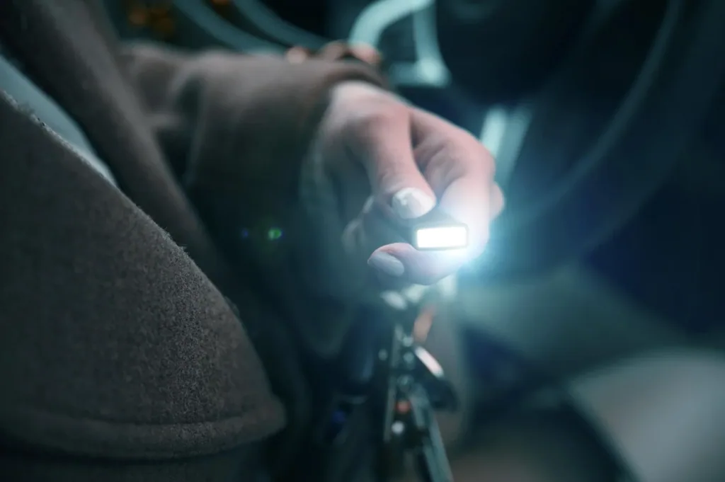Mini LED Taschenlampe mit integriertem USB-A-Stecker, dimmbar