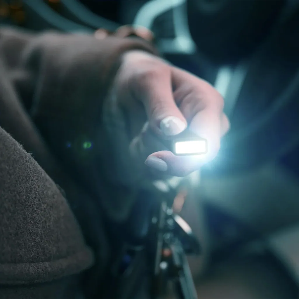 Mini LED Taschenlampe mit integriertem USB-A-Stecker, dimmbar