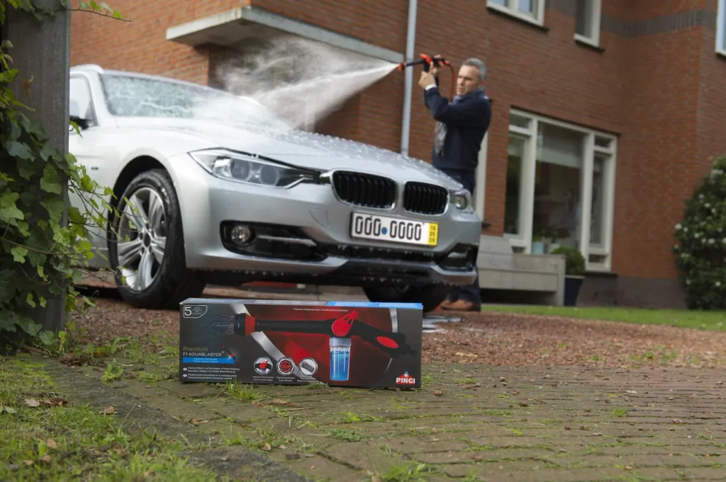 Hochleistungs Waschpistole "F1 AQUABLASTER" + 1 x Glanz Shampoo