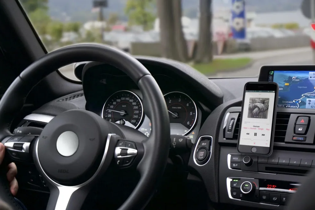 Magnetische Smartphonehalterung für Kfz