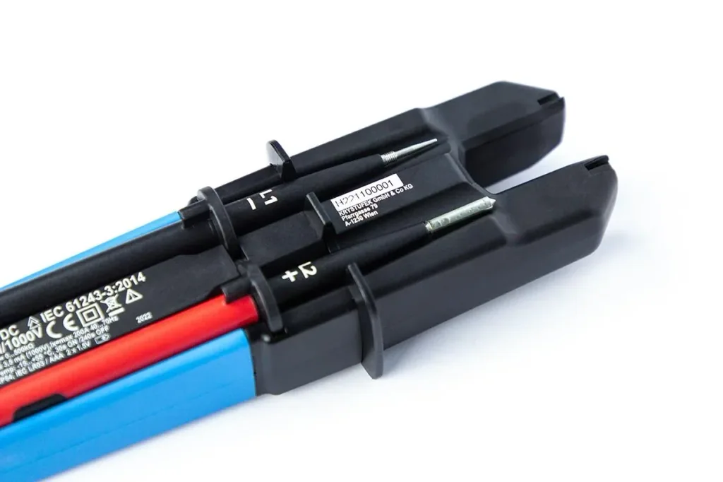 Strom- und Spannungsprüfer mit LED/LCD Anzeige, bis 1500V DC, bis 1000V AC, bis 200A AC/DC