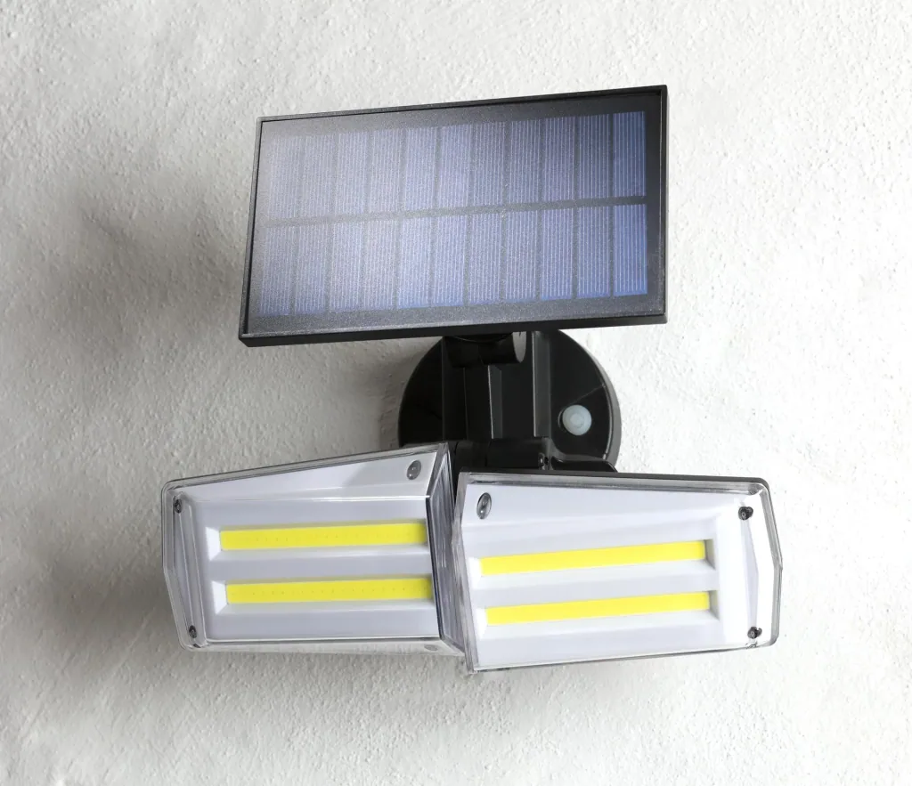 Solar LED Fluter mit Mikrowellen Sensor
