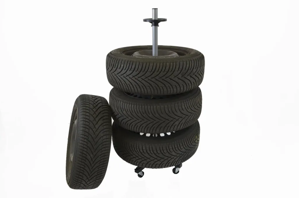 Felgen- und Reifenhalter mit Rollen