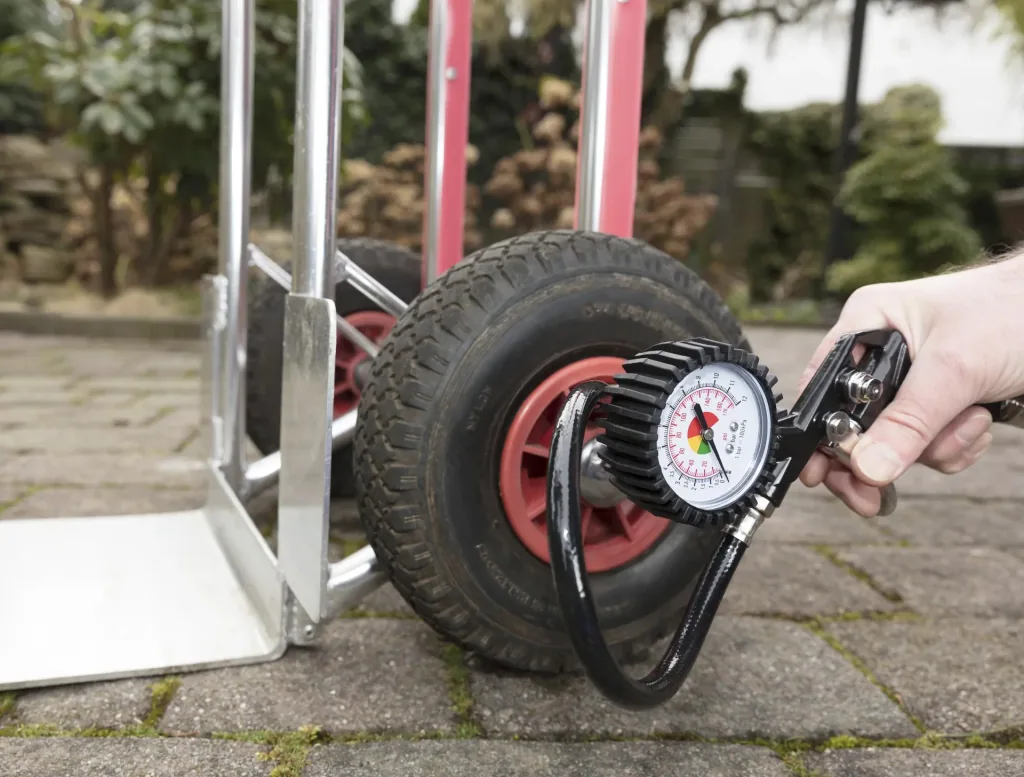 Kompressor "Air Box" 1100 Watt + Gratis dazu SCHECKKARTEN MULTI-TOOL