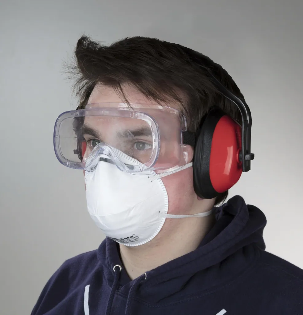 Grobstaubschutzmaske inklusive Schutzbrille und Gehörschutz
