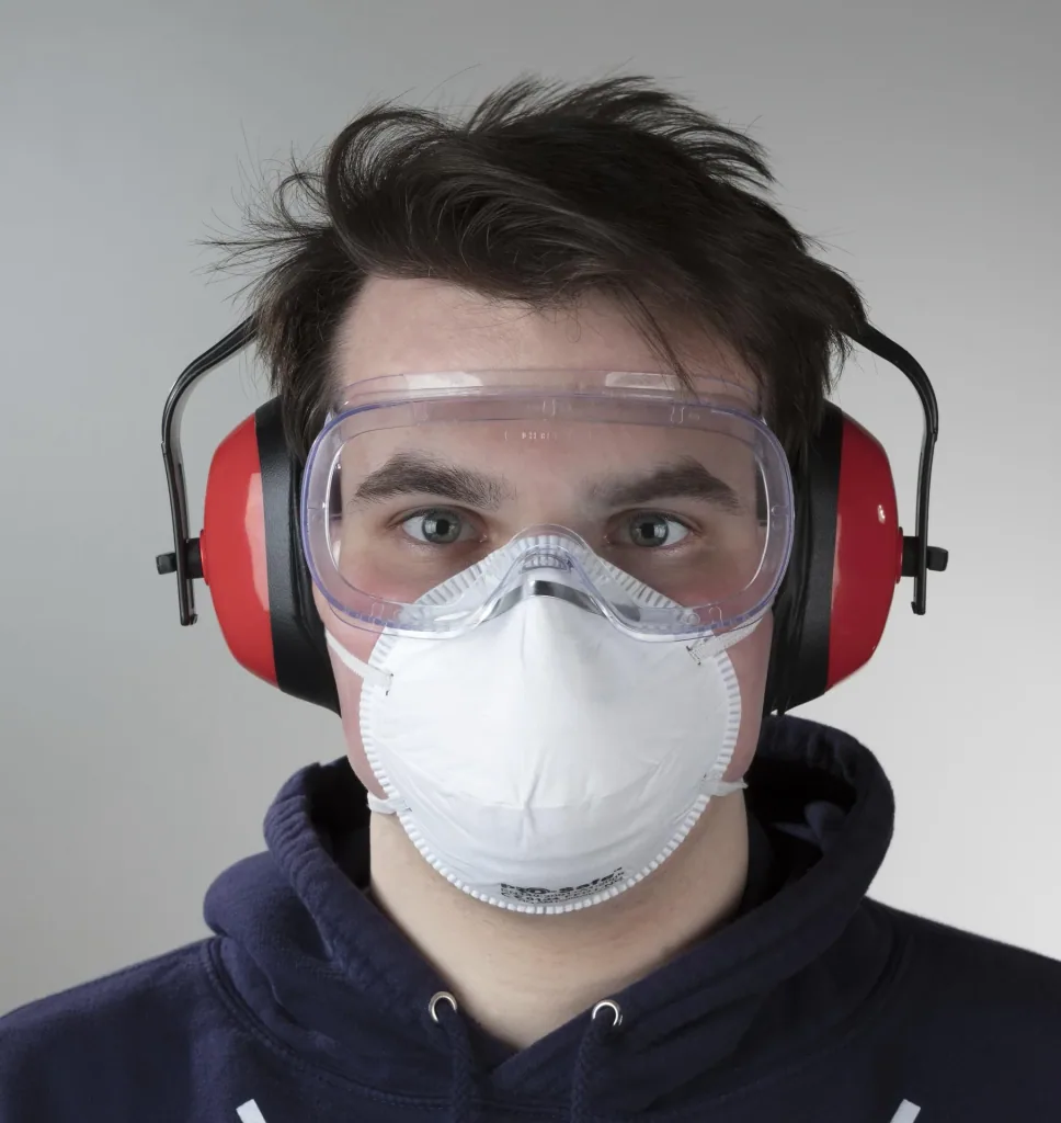 Grobstaubschutzmaske inklusive Schutzbrille und Gehörschutz