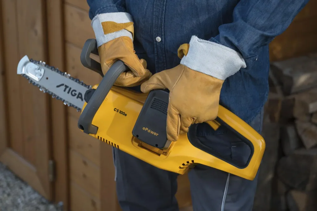 Akku-Kettensäge CS 100e Kit, Inklusive Akku 20 V (4 Ah) und Ladegerät