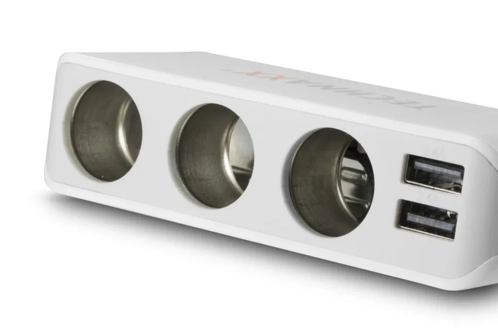 Universales Autoladegerät mit 4 USB-Anschlüssen und 3-fach KFZ-Verteiler