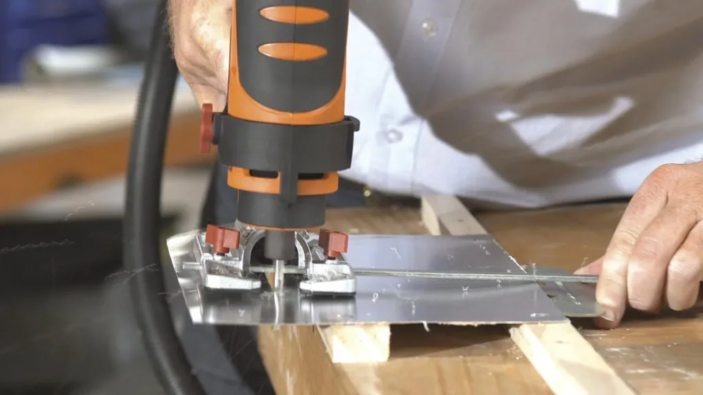 Twist-A-Saw - Multitool