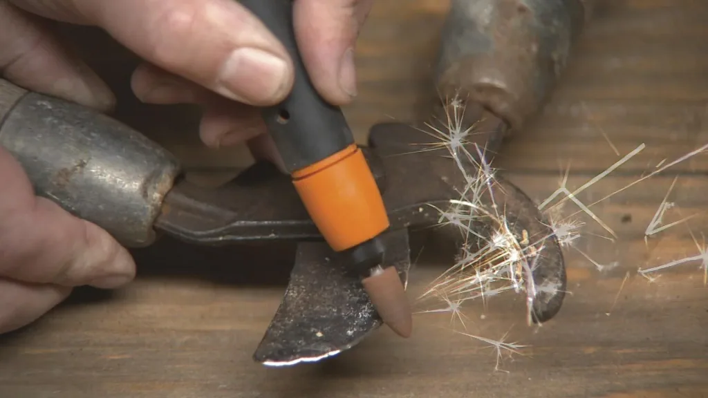 Twist-A-Saw - Multitool