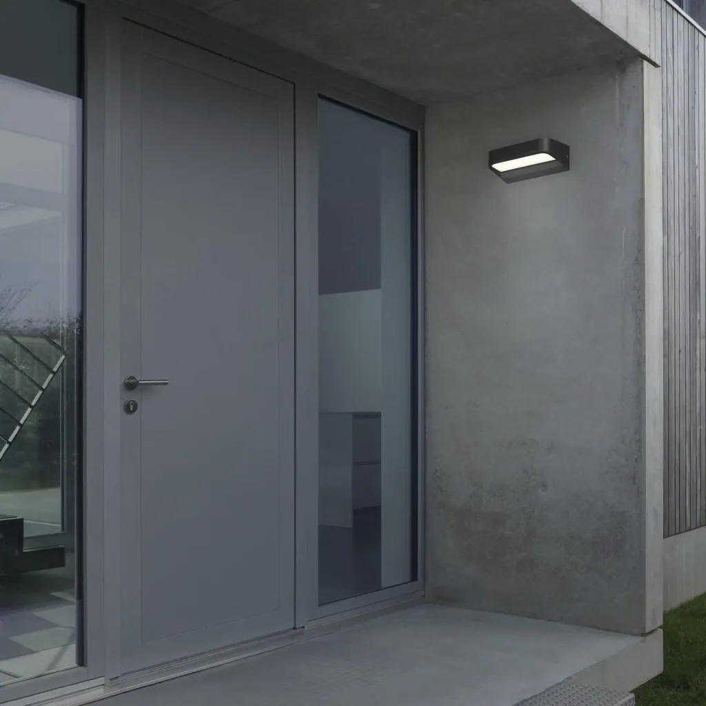 AHLEN LED Außenwandleuchte, Metall-Kunststoff / schwarz, IP44, 8 Watt, 900 lm, 4.000 K