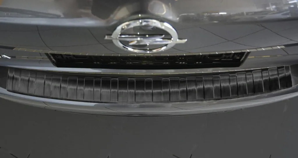 Ladekantenschutz Edelstahl für Opel Insignia B Sports Tourer (Kombi) - graphite / black, Baujahr 2017>