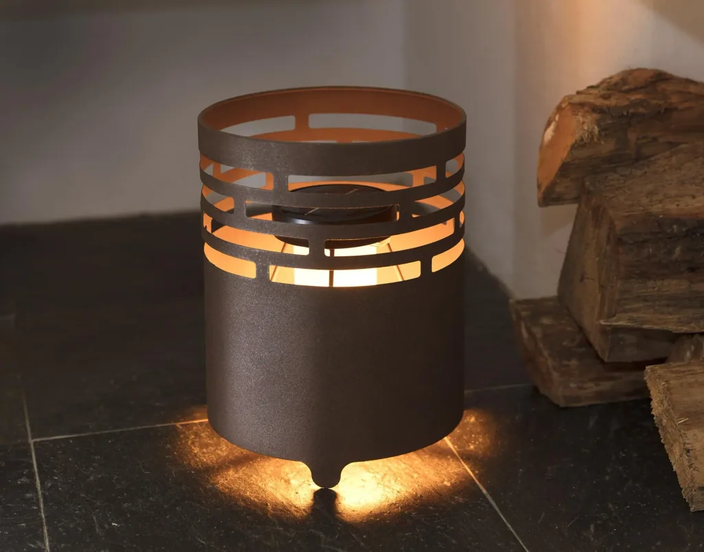 Solar Kamin mit realistischem Flammeneffekt