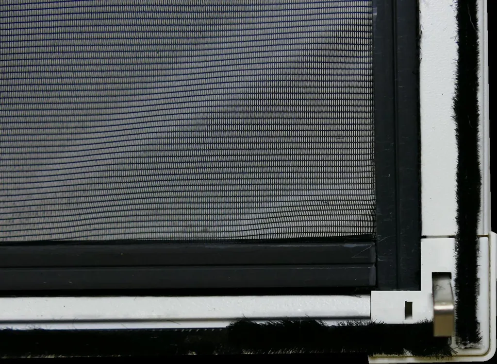 Teleskop-Insektenschutzfenster slim mit Pollenschutz 120 x 140 cm, weiß