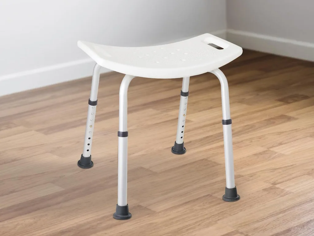 Duschhocker, Badestuhl, höhenverstellbar 36-53 cm, rutschfeste Füße, weißes Aluminium, leichter Badesitz, Stuhl für Senioren und Rehabilitation, max 136 kg, stabil und bequem
