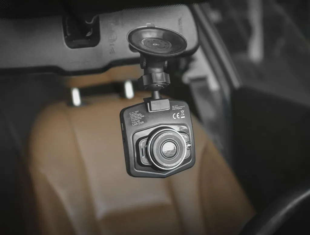 KFZ Dashboard Kamera inklusive 32 GB Micro SDHC Speicherkarte