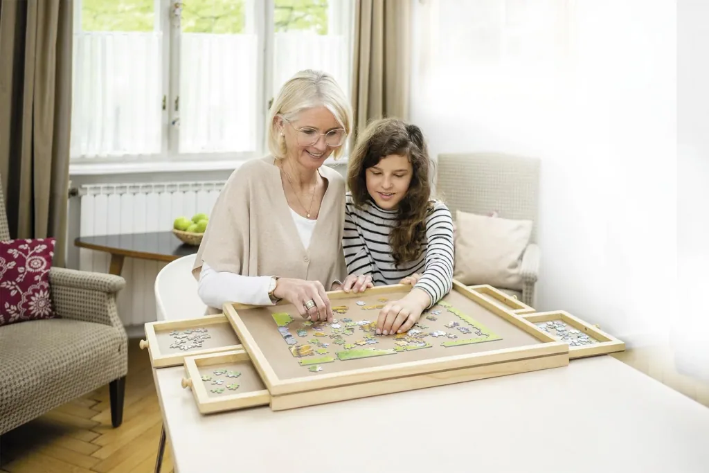 Puzzle Tisch mit 4 Schubladen
