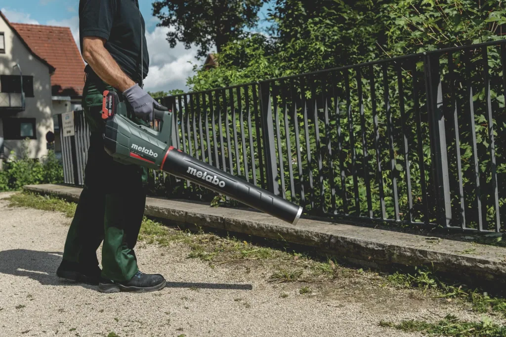 Akku-Laubbläser LB 18 LTX BL ohne Akku, ohne Ladegerät