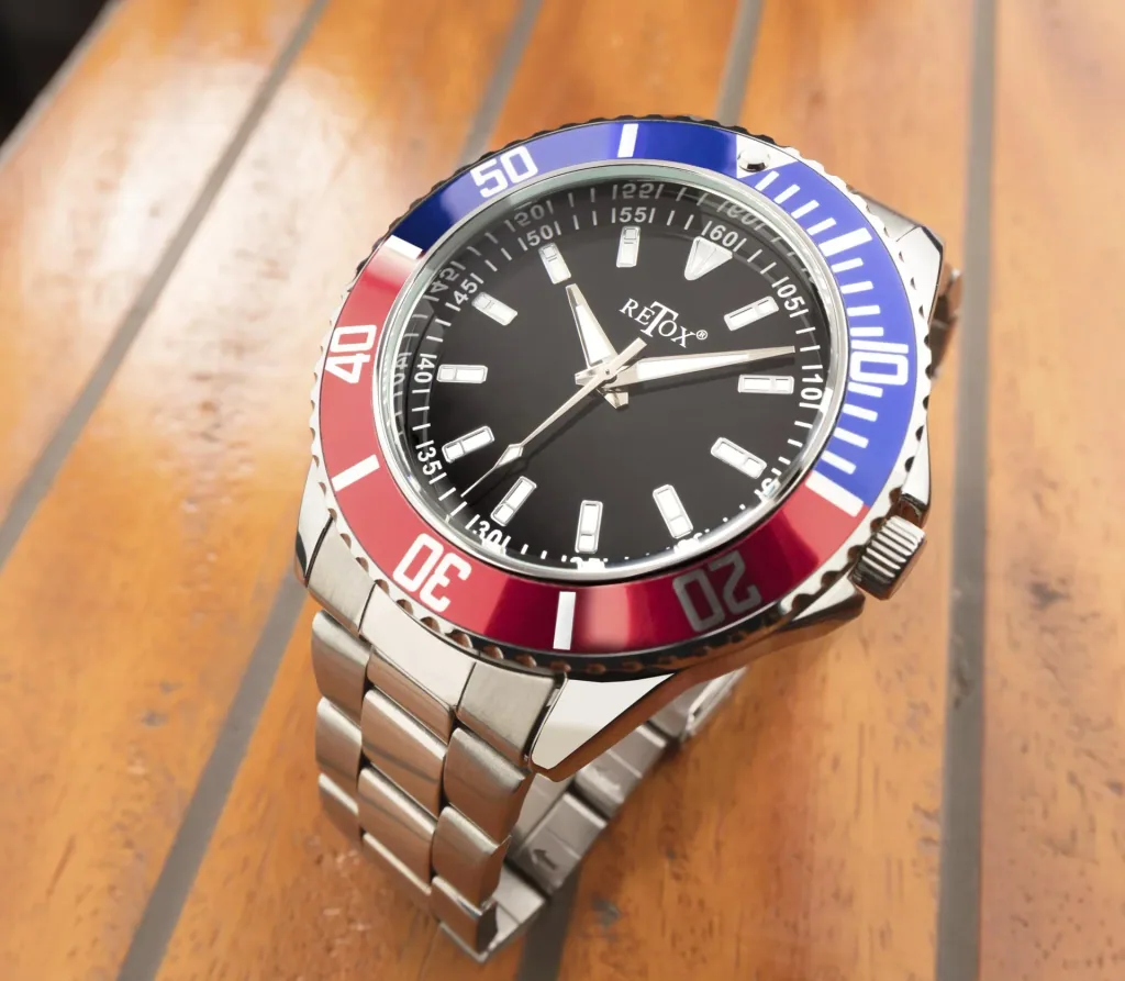 Herren-Armbanduhr, "Retox-Master" mit 2 farbiger Lünette und Edelstahlband, 3 bar wasserdicht