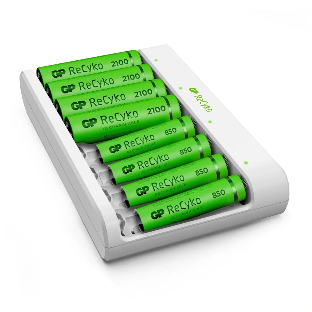 USB Ladegerät für 8 AA/AAA NiMH Akkus inkl. 4 ReCyko Mignon Akkus 2100 mAh + 4 ReCyko Micro Akkus 850 mAh