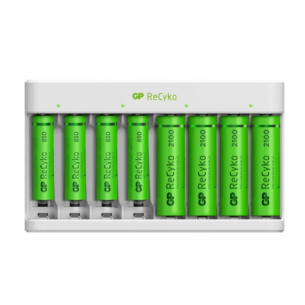 USB Ladegerät für 8 AA/AAA NiMH Akkus inkl. 4 ReCyko Mignon Akkus 2100 mAh + 4 ReCyko Micro Akkus 850 mAh
