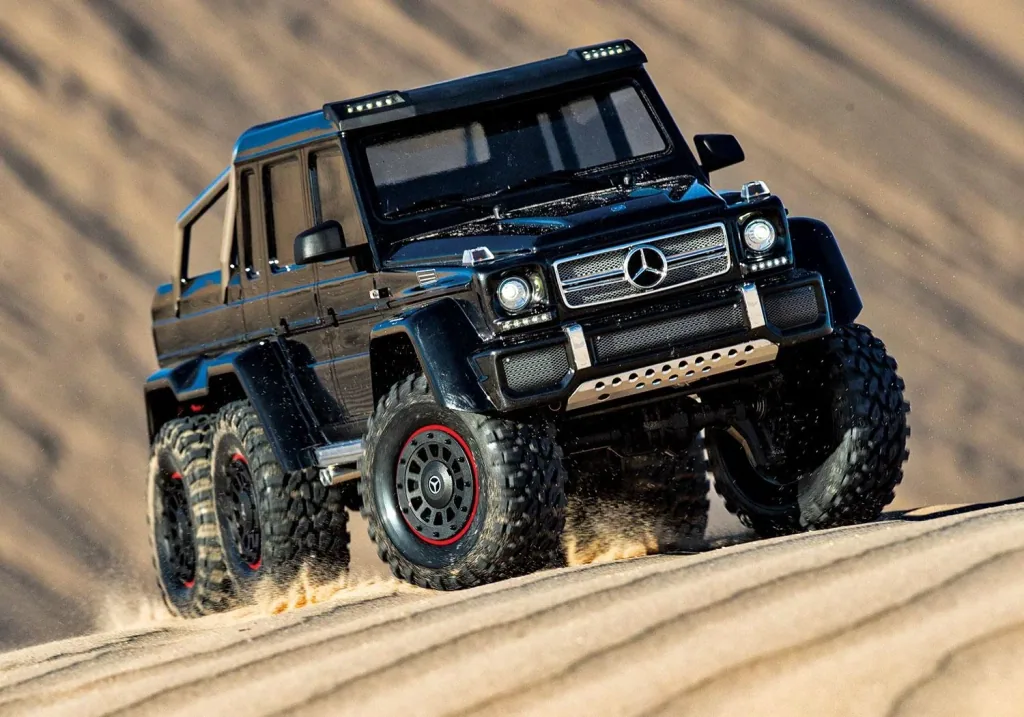 Mercedes-Benz G63 AMG 6x6 RTR ohne Akku/Lader inkl. Licht 1/10 6WD Scale-Crawler Brushed schwarz