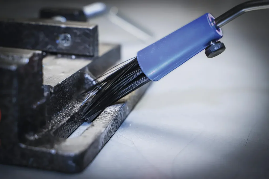 Druckluft-Ausblaspistole mit Pinsel