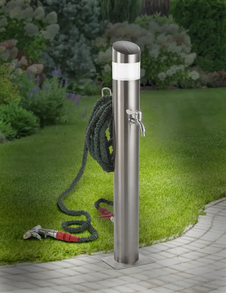Edelstahl-Wassersäule + Solar Edelstahl-Leuchte