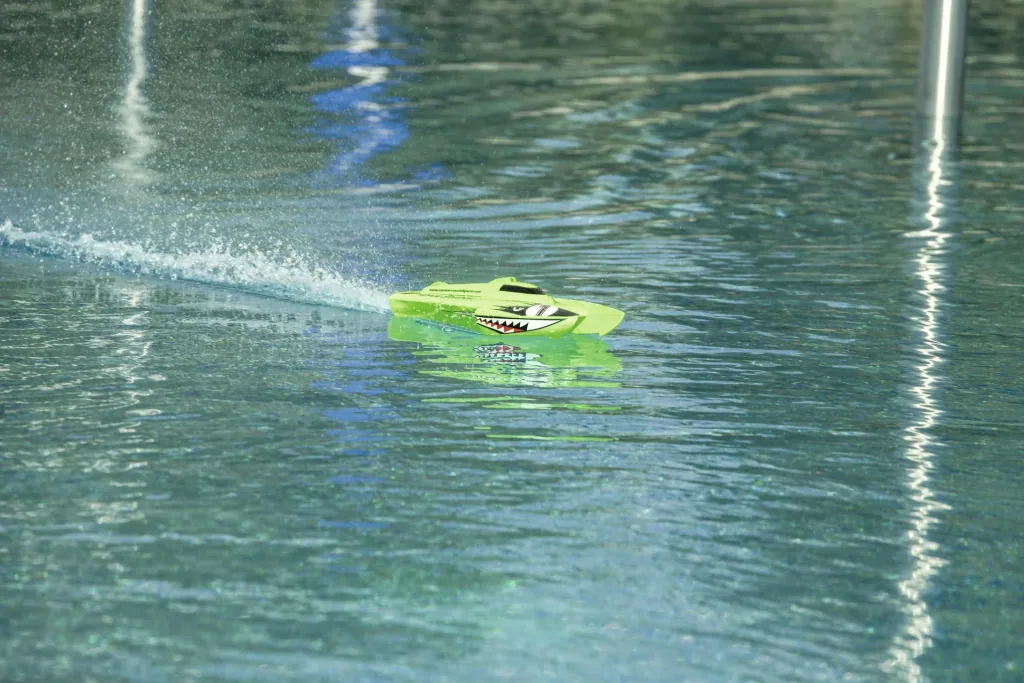 Race Shark FD 2.4G