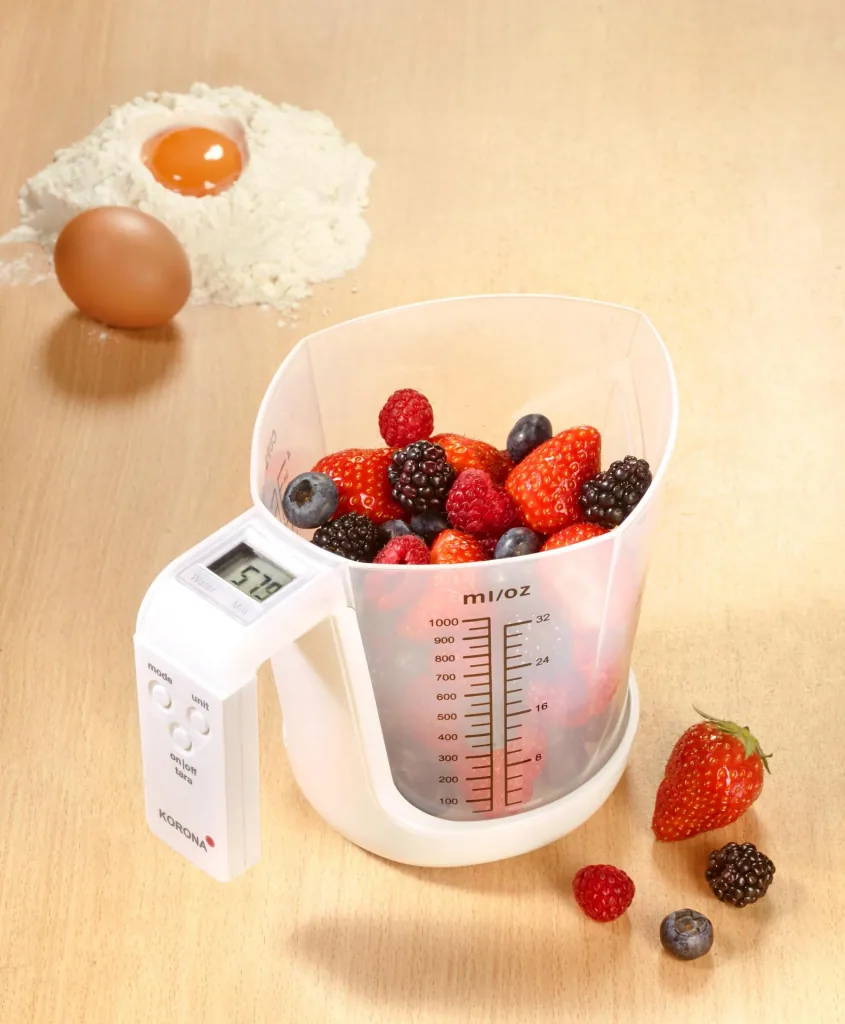 Digital Messbecher-Waage „Mia“, bis 3 kg, Weiß, abnehmbarer Messbecher
