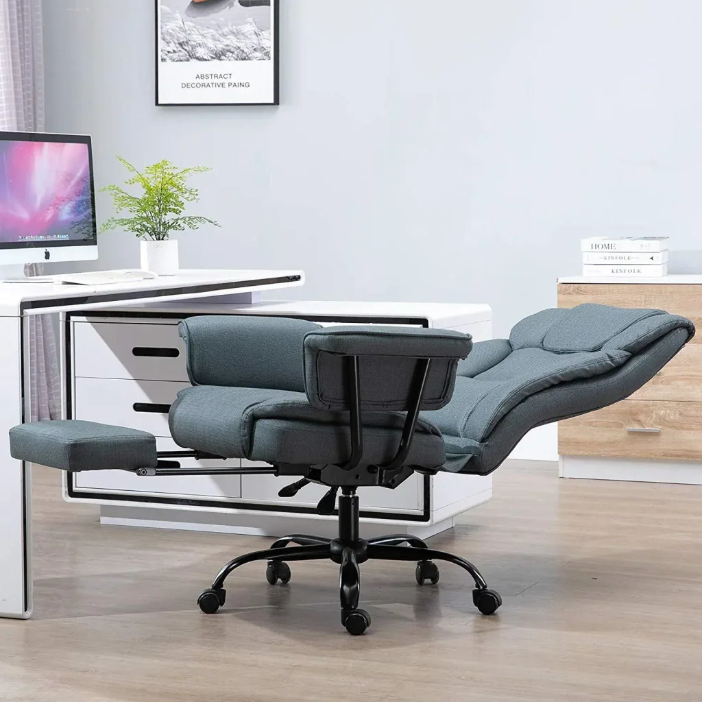 Bürostuhl mit Fußstütze